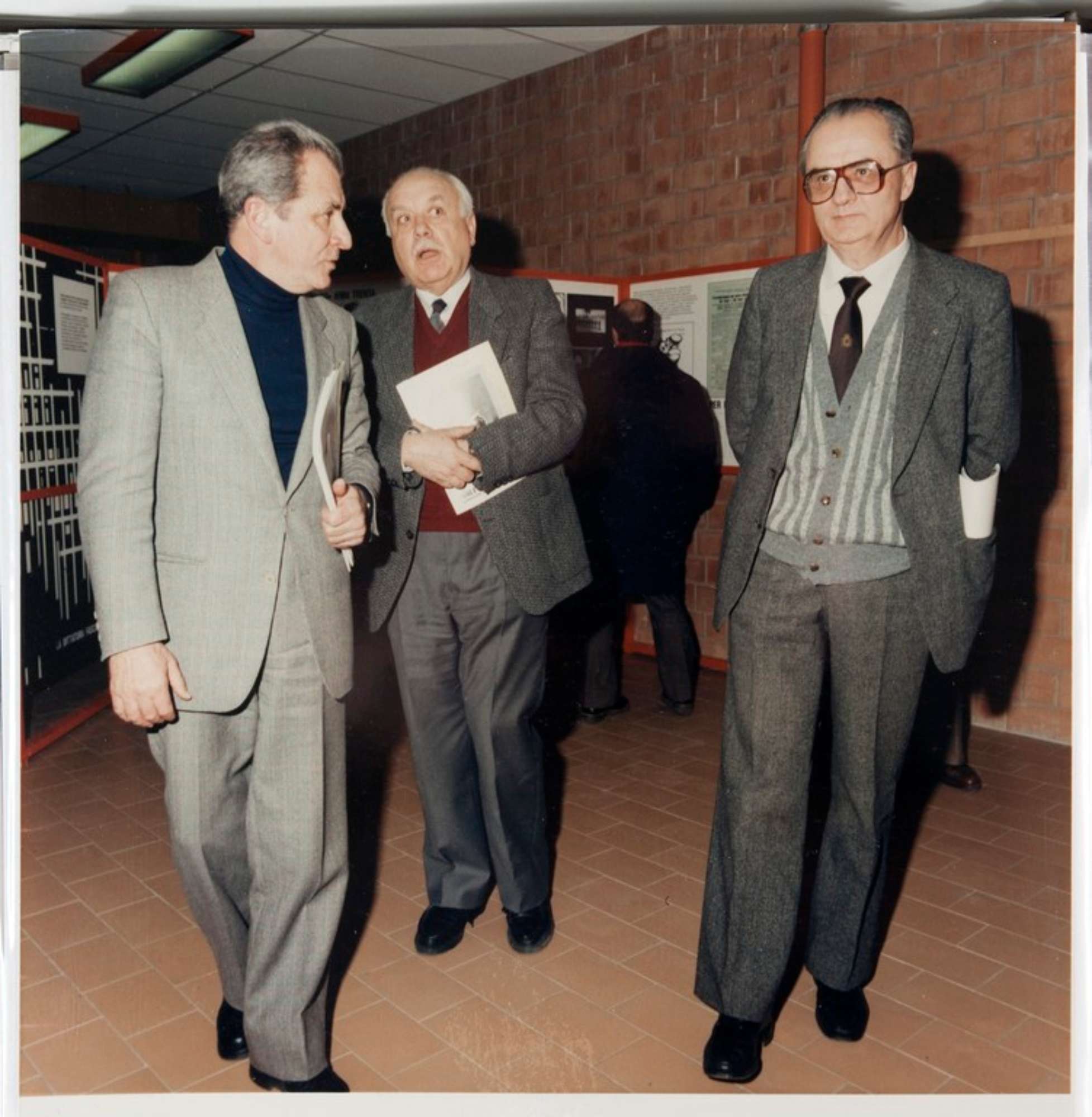 Modena 5 marzo 1987, inaugurazione della mostra "Pane e Guerra 1935-1945 Alimentazione civile e militare in Emilia Romagna". 